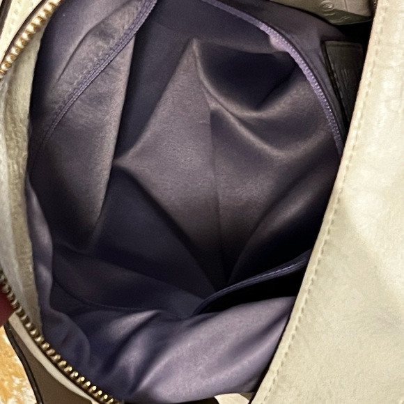 Vintage Coach Two tone Cream Tan Leather Shoulder Bag - Picture 10 of 17